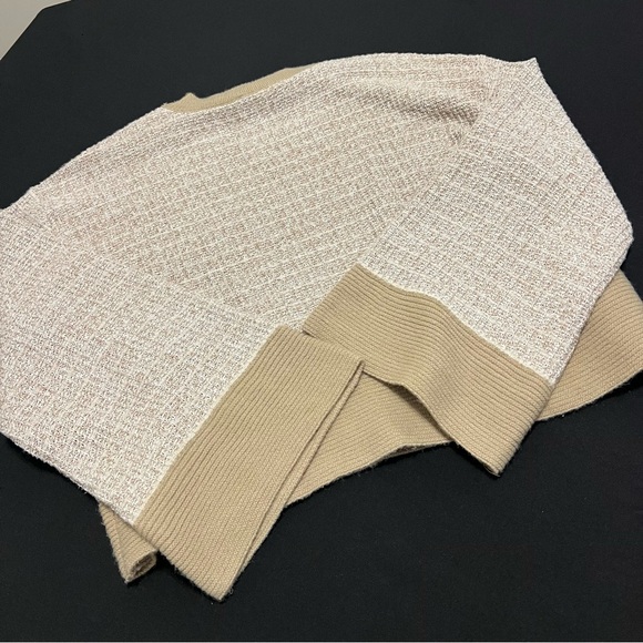 Laundry By Shelli Segal Beige and Cream Crop Sweater with Bell Sleeves size L - Picture 9 of 10